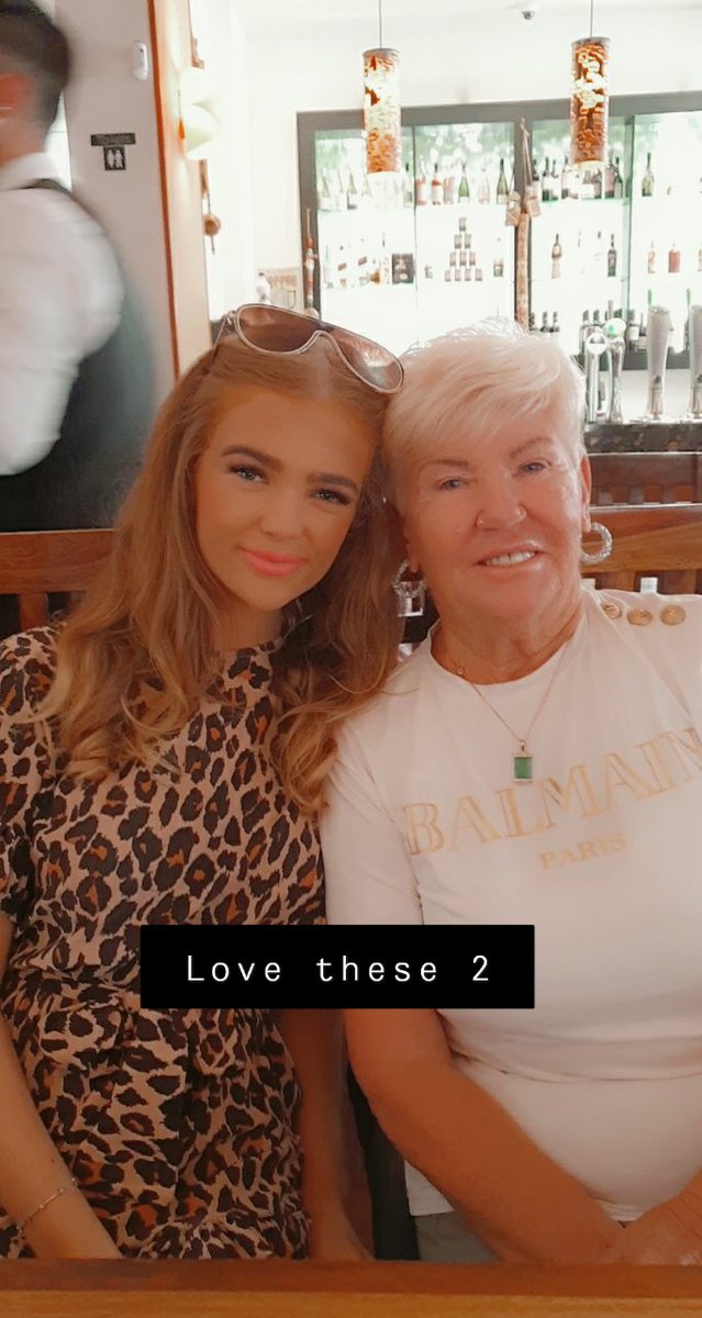 aly_bates's tweet photo. #family 😍 https://t.co/XzNd04CK3H