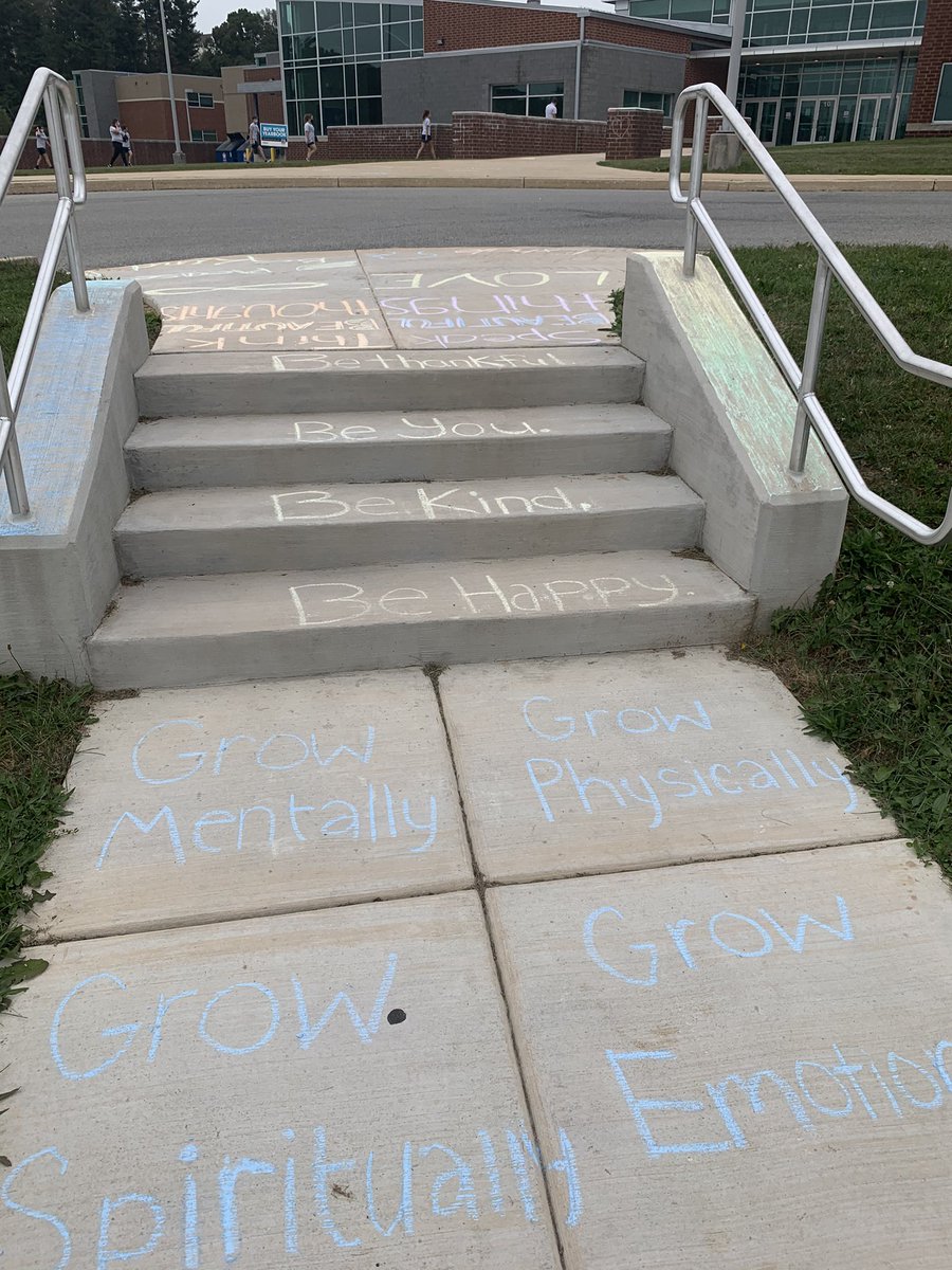 CarrieSchmoyer's tweet photo. @SG_Aevidum spreading some love on our @SGASD_HS campus.  Thank you for spreading messages of hope. #aevidum #rocketpride #ivegotyourback https://t.co/pcqgnXTHtX