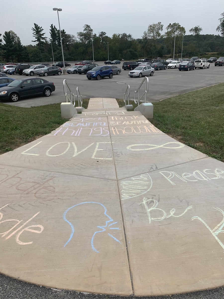 CarrieSchmoyer's tweet photo. @SG_Aevidum spreading some love on our @SGASD_HS campus.  Thank you for spreading messages of hope. #aevidum #rocketpride #ivegotyourback https://t.co/pcqgnXTHtX