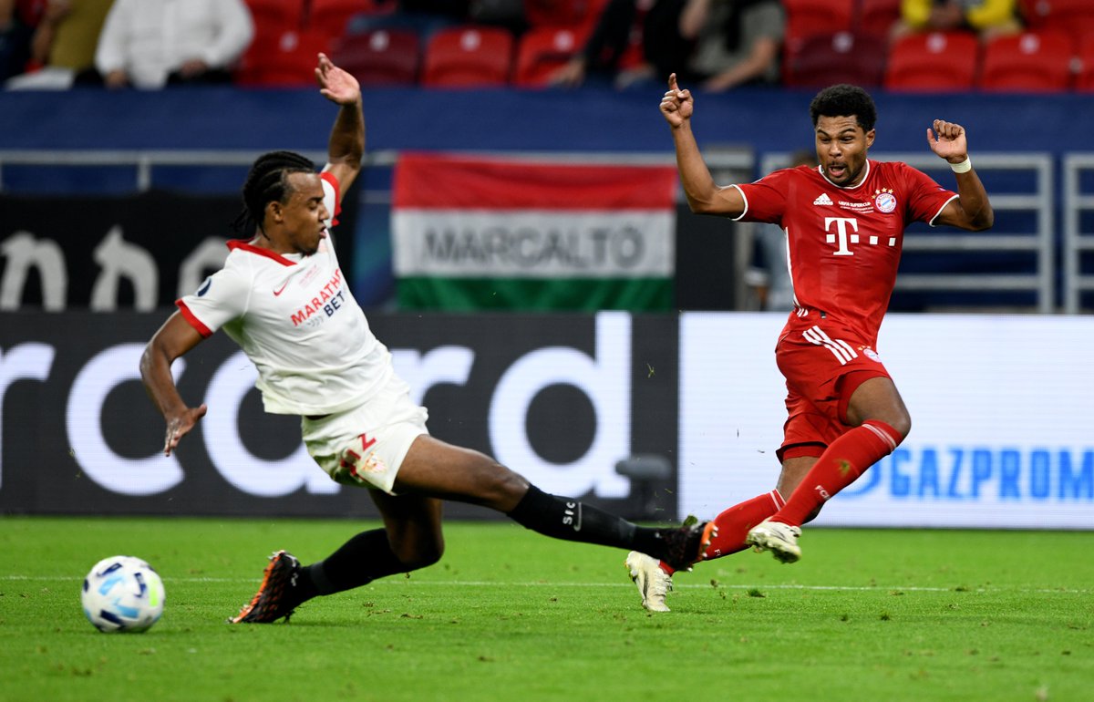 FCBayernES's tweet photo. Honor al rival. Honor al @SevillaFC. ¡Ha sido un duro adversario! ¡Suerte en el futuro! 👊

#FairPlay https://t.co/3BnVxLPxcG