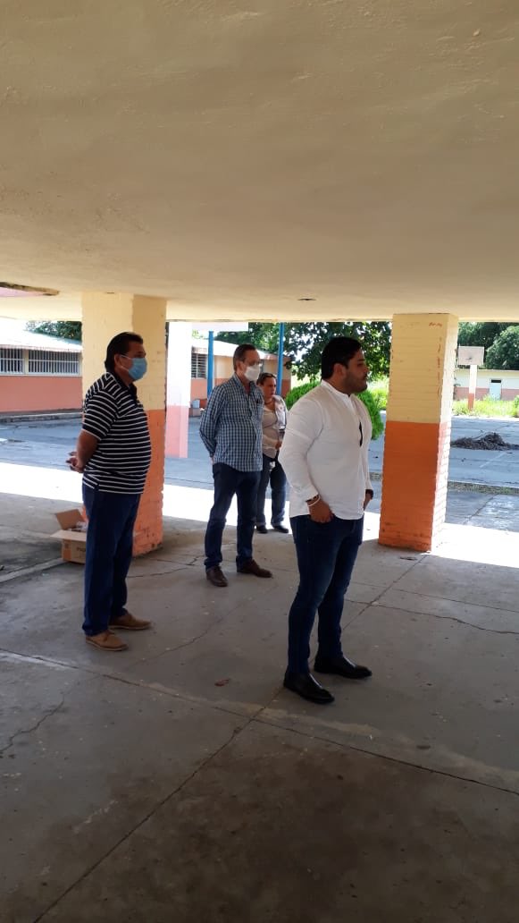 MedellinMov's tweet photo. En contacto directo con los ciudadanos de #Medellin #MeMoMedellinEnMovimiento se consolida como Asociación Civil que busca brindar apoyos solidarios integrales en el #MunicipioDeMedellin #Veracruz #SinRollos #PuraRealidad https://t.co/dQ2emMWuf1