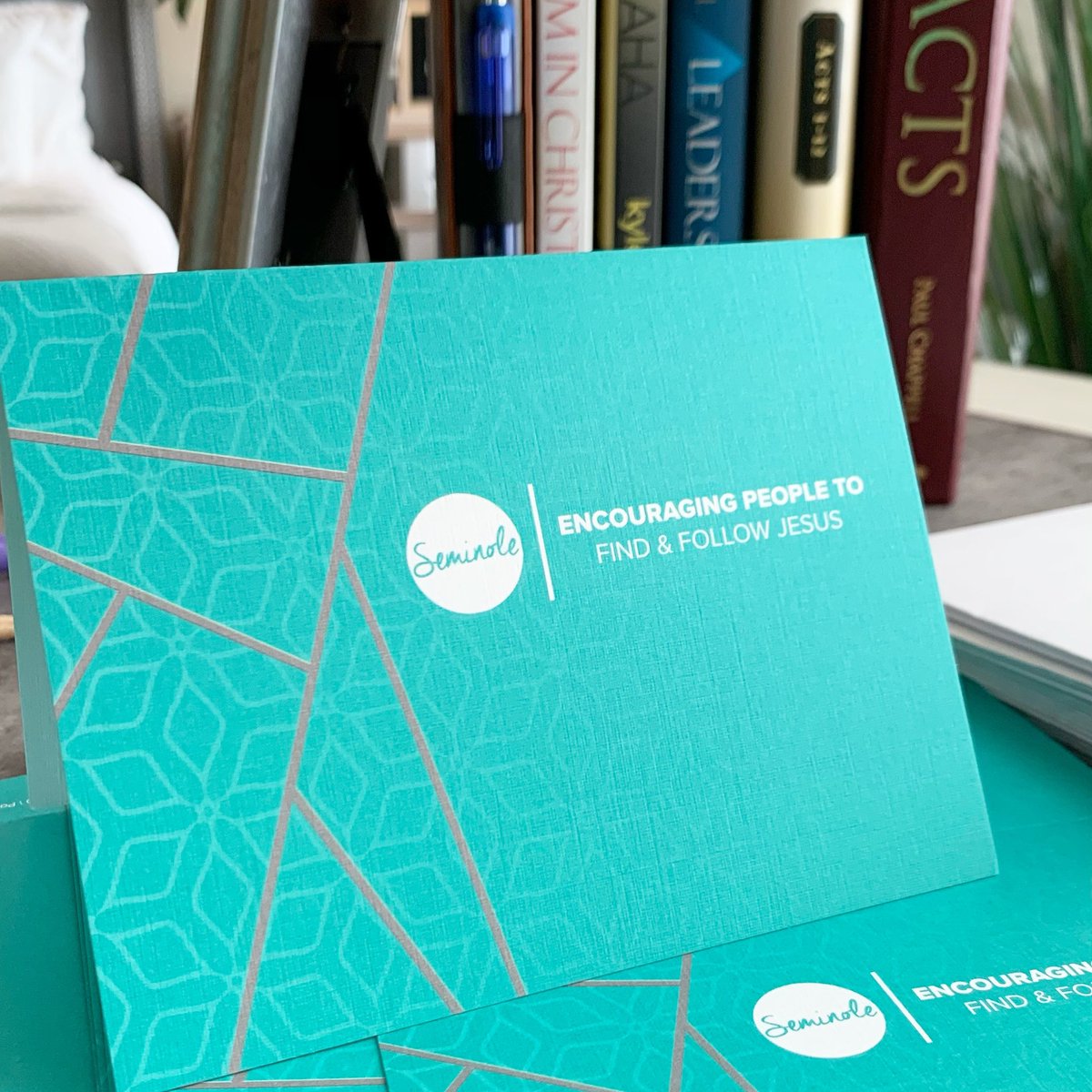 chanthachhim's tweet photo. Love our new @SeminoleBaptist cards. Get ready! These will likely show up in your mailbox sometime soon. Our amazing staff members are diligent to connect with our church family through our postal system. #wereclassy #personaltouch
Who doesnβt love getting personal mail? https://t.co/Hf5DJMrEgn