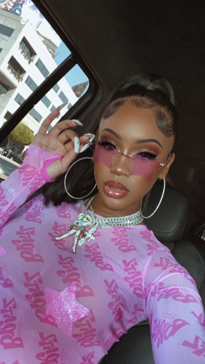 Saweetie's tweet photo. BiG BRAT B!TCH 💅🏽💅🏽💅🏽 https://t.co/U4hcwCLLak