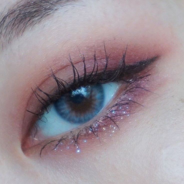 choose one:eyes make up