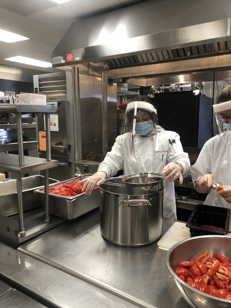 JodyAlbano's tweet photo. The OAOC Culinary students @ONCBOCES were back at it today earning work based learning hours by processing farm fresh tomatoes. They Learned an assortment of techniques for processing homemade sauce. #OAOCCULINARY #FARMTOTABLE #CTESTRONG https://t.co/K2l0o5IIn2
