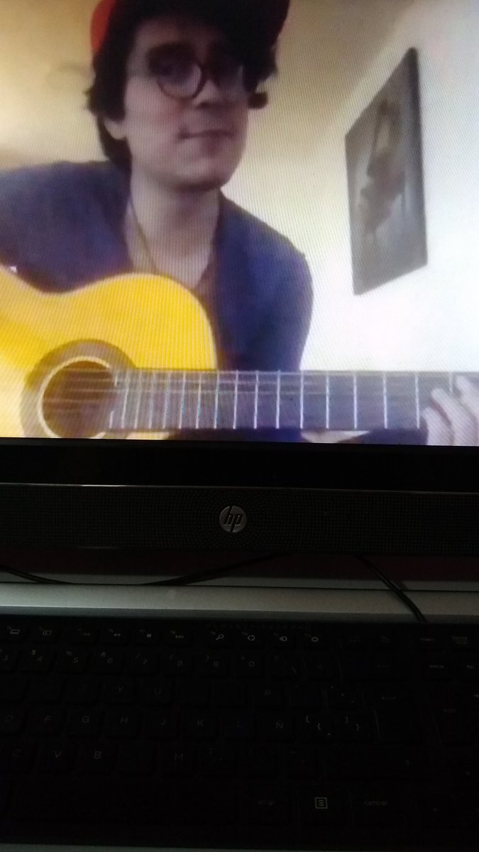 elliee_br's tweet photo. @manu_negrete no sabe lo feliz que soy de escucharle. ❤️ https://t.co/TNnUdelSTx