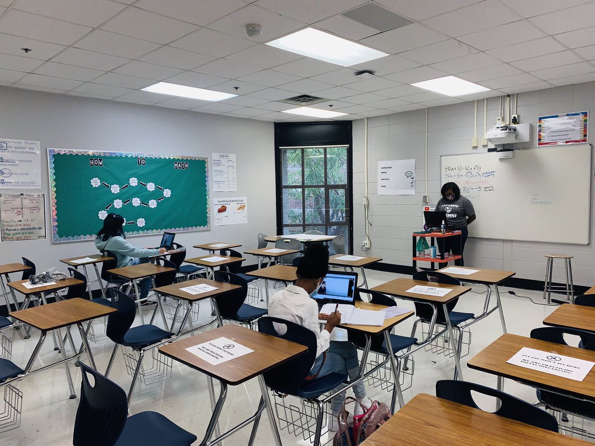 BearCreekMS's tweet photo. Caught a glimpse of great teaching today! Way to deliver engaging and interactive #SimultaneousInstruction, Ms. Moss, Mrs. Daniels-Walls, Ms. White and Mr. McCray! Our 7th Grade Team rocks! #AllBearCreek @PrincipalFelipe @brianking105 @APBrinkleyS @DrAlexanderAP https://t.co/4XuuqvOjGi