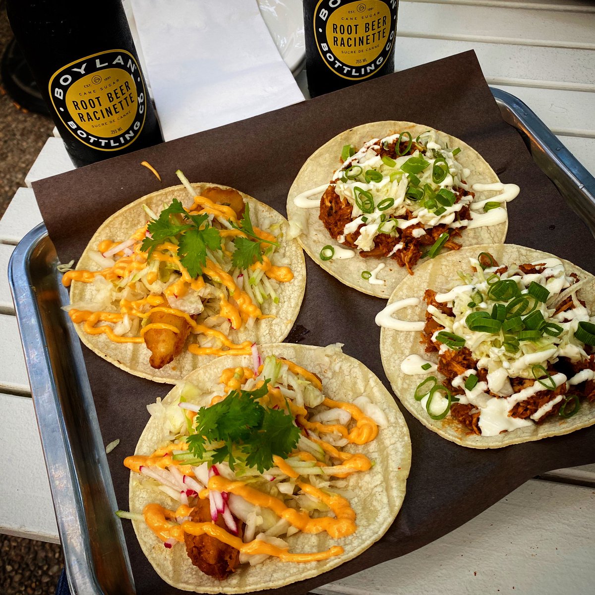 Here’s our main course at Bent Taco. Baja Fish and Chicken Tinga with a couple Boylan Vintage Root Beer sodas. @benttaco @boylanbottling @boylancanada @explorecollingwood