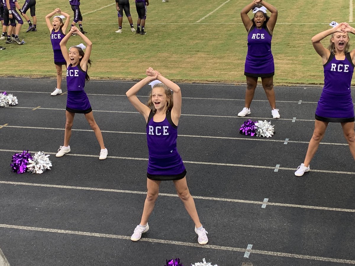RCEMiddle's tweet photo. Excellent debut sideline performance from our #RCEcheer📣 Squad this evening! #teamRCE🐾 #RCEfamily💜 https://t.co/SMZcH622mA