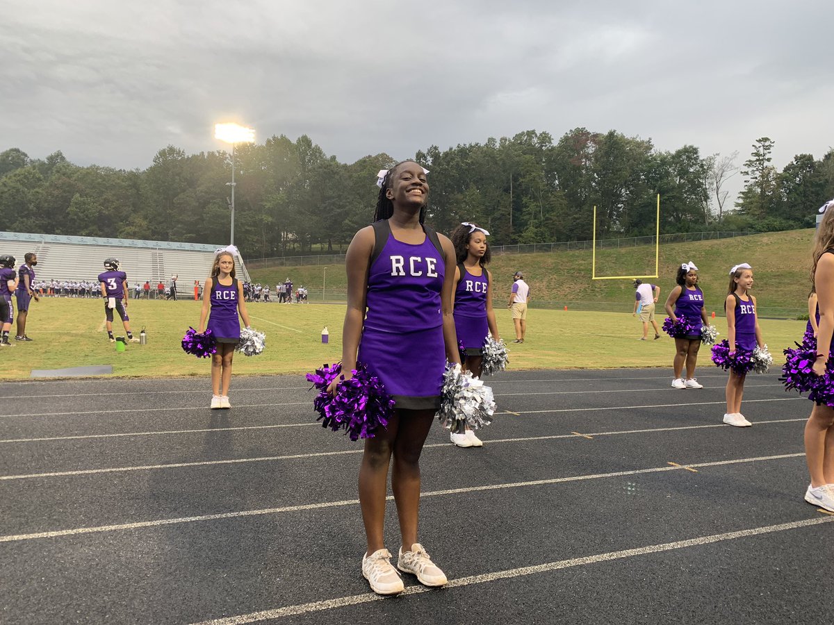 RCEMiddle's tweet photo. Excellent debut sideline performance from our #RCEcheer📣 Squad this evening! #teamRCE🐾 #RCEfamily💜 https://t.co/SMZcH622mA