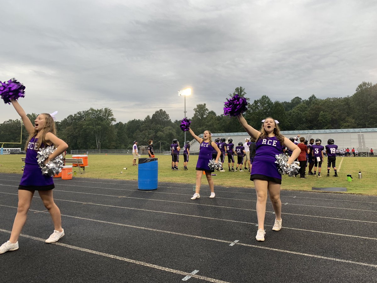 RCEMiddle's tweet photo. Excellent debut sideline performance from our #RCEcheer📣 Squad this evening! #teamRCE🐾 #RCEfamily💜 https://t.co/SMZcH622mA