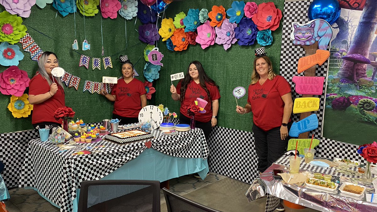 Boss Man, Receiving and Pro desk joining in the festivities. Can’t go wrong with Tacos and cake. Thank you for being such a great leader Larry. we appreciate you!