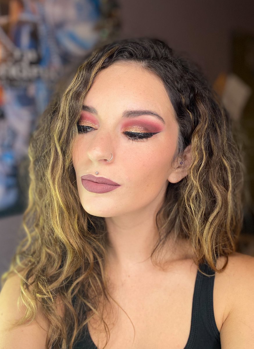 Micaelaaa123's tweet image. dropping these makeup pics here in case anyone is in need of makeup for a special occasion, please dm me 🖤