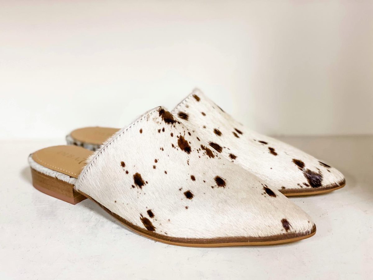 sullivansgifts's tweet image. We are super pumped to be carrying Diba True footwear now!  Sizes 6.5-9.5 🍁🍁🍁 #mule #dibatrue #shopsmall #shoplocal #shopsullivans #weship