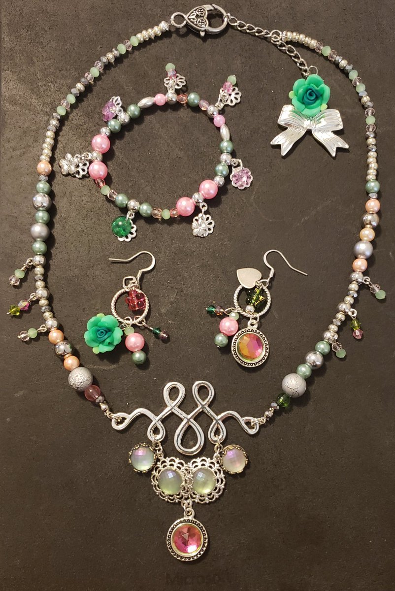 SheHunts89's tweet photo. @ObeyMeOfficial1 jewelry set for the MC that loves Asmodeus. Just waiting on supplies to finish an adorable scorpion ring and hair barrette. #cosplay #obeyme https://t.co/dVyERr0CSM