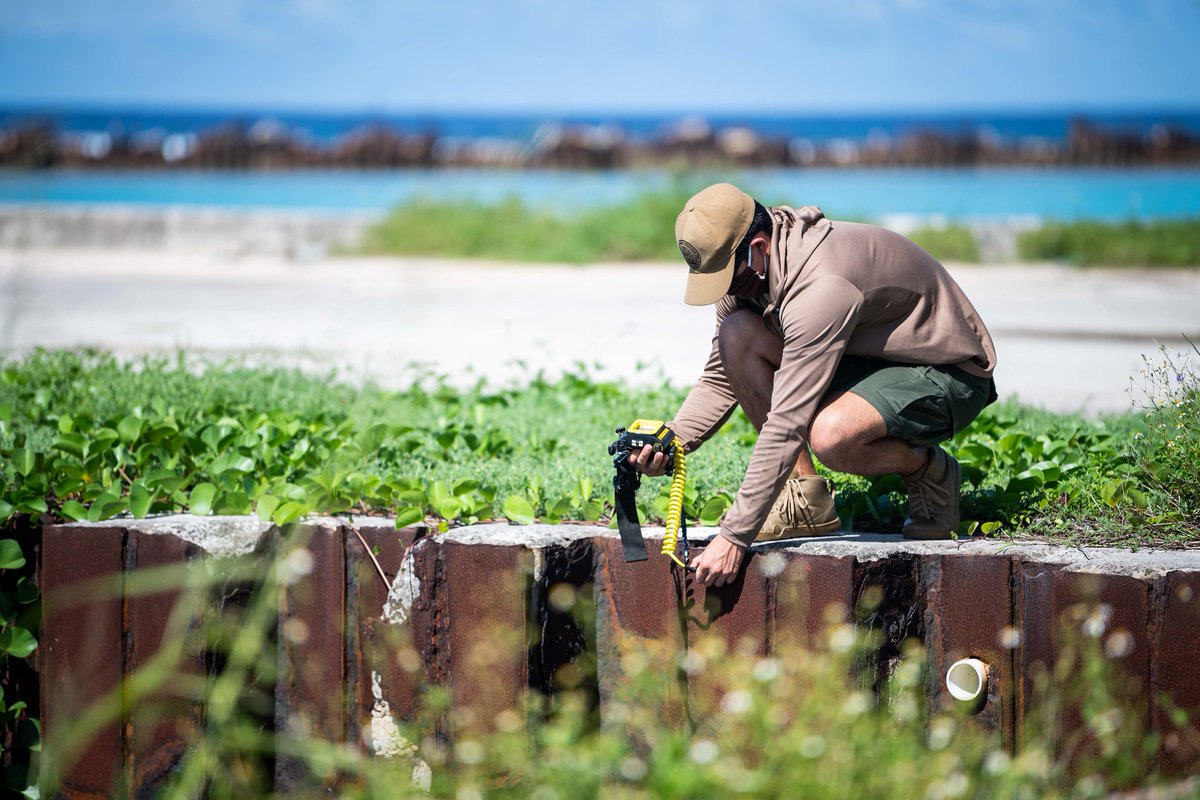 USPacificFleet's tweet photo. Seabees attached to Underwater Construction Team #UCT2 measure a pier and pilings as part of an ongoing maritime infrastructure assessment of #Tinian Harbor and surrounding waterfront facilities while deployed to the region. #USNavy @US7thFleet https://t.co/YL1xpbaZ5g