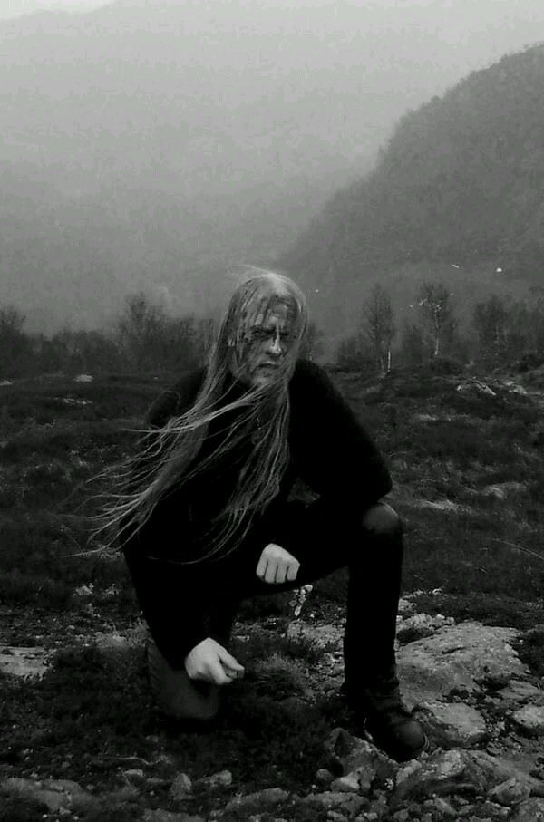 brilliantemp's tweet photo. Good Morning World!
Einar Selvik/Kvitrafn
#BlackMetal
#EinarSelvik
#PeterBeste
#BrilliantEmperor
#Kvitrafn
#Gorgoroth
#Wardruna / @wardruna https://t.co/GR5f79RrIt