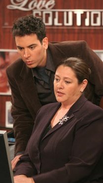 Ted managed to break Camryn Manheim's dating algorithm. #HIMYM S1E7
