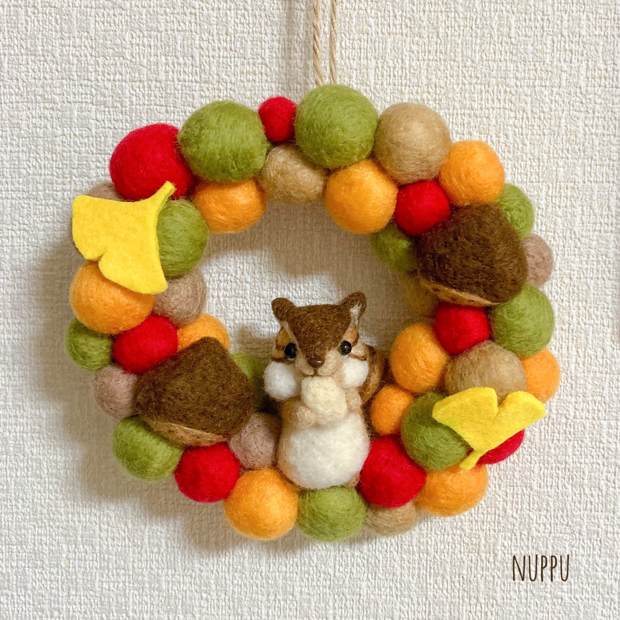 全国無料，大得価 ハンドメイドリース*フェルト*壁飾り*秋*りす
