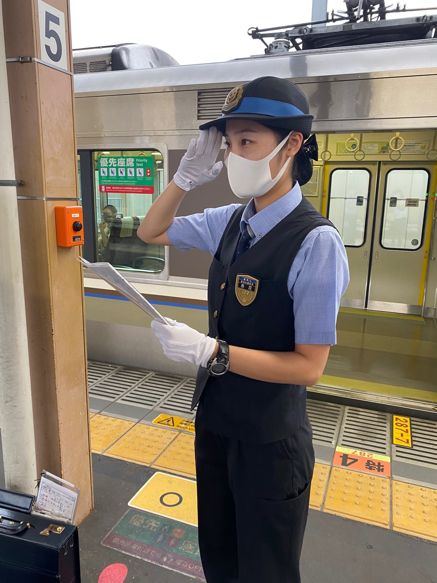 激レア 旧型】 女性 駅員 運転士 車掌 制帽 帽子（JR北海道 JR