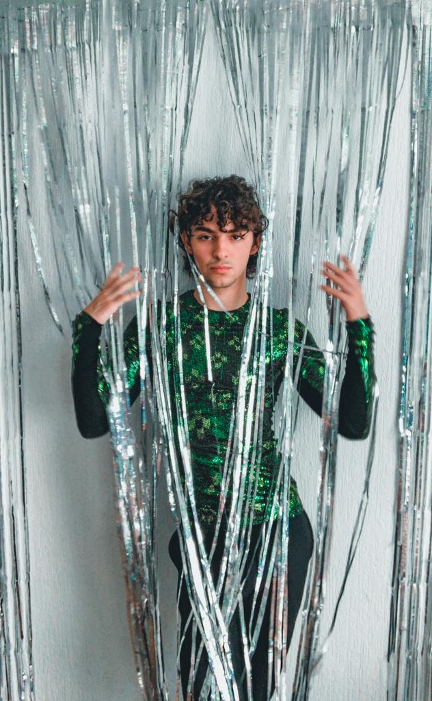 hmmexico's tweet image. Despreocupado, rebelde, emocionante, intrépida 😎
Cada quien le da esa voz a nuestra colección H&amp;amp;M Studio A/W 2020 🔥
Justo como @JoaquinBondoni  👇🏼
Disponible en bit.ly/HM_StudioAW20 
#HM