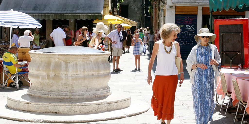 WFULawSchool's tweet image. U.S. Supreme Court Justice Ruth Bader Ginsburg was a dear and devoted friend to @WFULawSchool. See how she contributed to the @WakeForest story at wfu.law/JusticeGinsburg