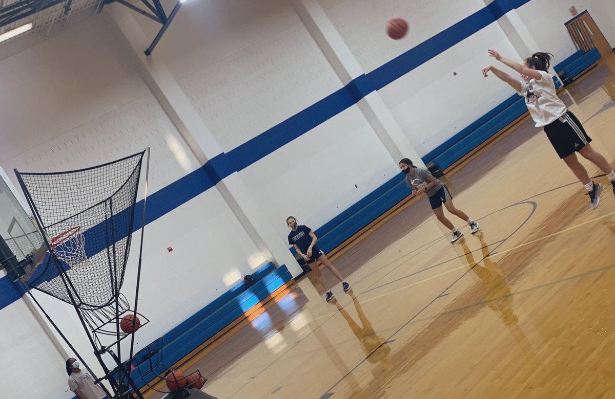 MacArthur_GB's tweet photo. Love seeing our girls putting up extra shots! 💙🏀 https://t.co/del9eCigco