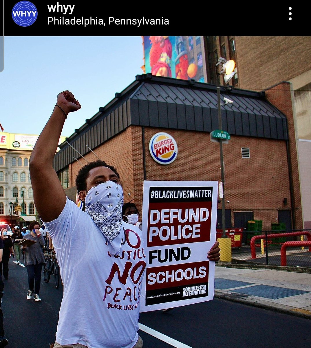 Tamarjon0's tweet image. I actually got to meet @GloriaLaRiva last night at the #phillyprotests. I'm sorry if I came across a little unfocused!