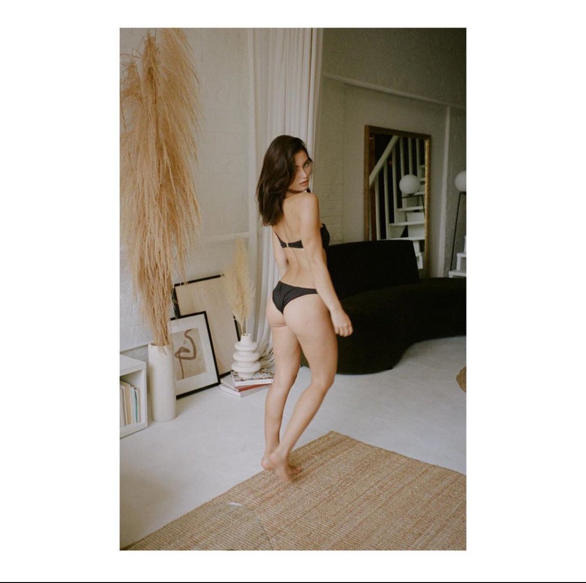 [쉽게 웃어주는 건 날 위한 거야]