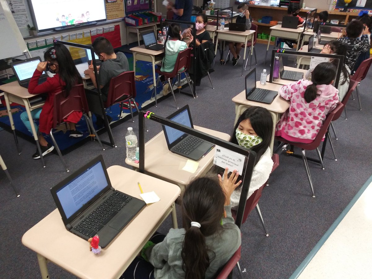 UAlvarez's tweet photo. Third grade dual language students participating in structured conversations and blended learning. Amazing RLA lesson Mr. Alvarado! @bonnertylerisd #A2D #Dualtylerisd #Mightybees #7Stepsinaction https://t.co/DSrkThVLSj