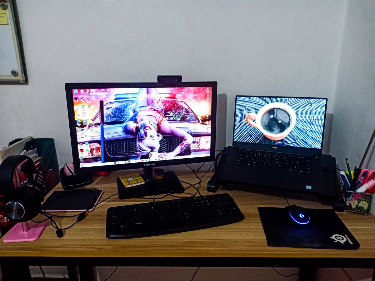rowenacreates's tweet image. Finally done my set up, I know it's not the best set up for now, but I feel comfortable with this. 🥰 

#doublemonitor #logitech #newview #newsetup #logitechgamingmouse #logitechheadset #pinkcolors #graphicdesigner #socialmediamanager