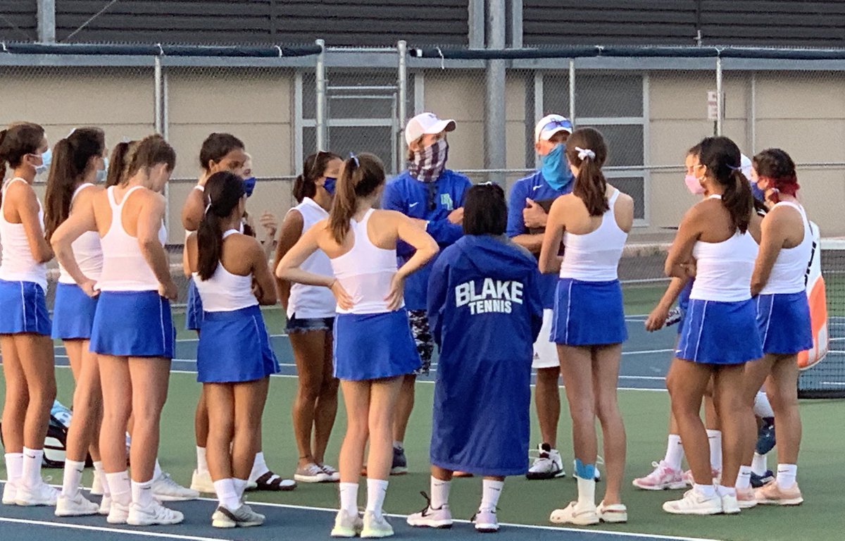 Matches don’t get much closer than tonight’s match against Breck. BGT Varsity won 4-3 &amp; JV won 5-2. Great effort by both teams. Go Bears! 🎾🎾🎾⁦<a href="/SportsatBlake/">Sports at Blake</a>⁩