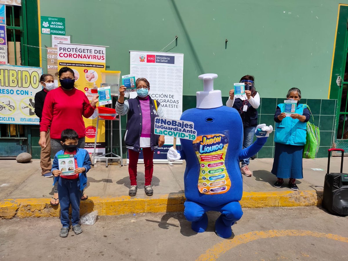 Hoy visitamos el centro comercial Lampa de Oro, en Santa Anita, para recordar a comerciantes y consumidores la importancia de prevenir el contagio de la #COVID19 mediante el correcto lavado de manos, el uso de mascarilla y respetando el distanciamiento. #LaSaludDependeDeTodos https://t.co/uNhrebeFdN