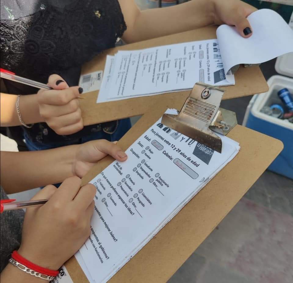MunicipioJuarez's tweet photo. #IMJJ 🗣️
Invita a todos los jóvenes juarenses a participar en la etapa inicial de la Primera Consulta Municipal Juvenil “Nos Toca Escucharte”👂, dirigida a la juventud de 12 a 29 años de edad.
- Los interesados pueden llenar un formato en la página
💻 https://t.co/ktLOvvpsIH https://t.co/WgcVvNj3GQ