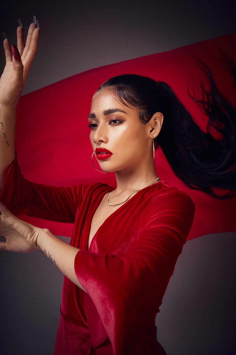 lizethselene's tweet photo. me x #MacVivaGlam x @rosalia x @MACcosmetics 🥀❤️ https://t.co/nEdWQagn8W