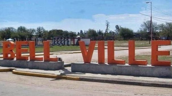NataliaDLSok's tweet photo. Caricia al alma. La Circunvalación de Bell Ville ahora se llama “Dr. José M. de la Sota” por voluntad del Concejo Deliberante y del Ejecutivo Municipal. Agradezco a todas las fuerzas políticas que demuestran el respeto y el cariño que se ganó mi papá en toda la Provincia
#Puentes https://t.co/GxtS4Rvv0i