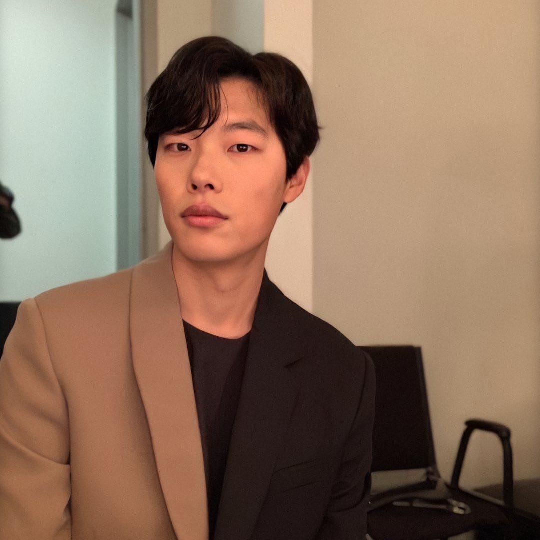Happy birthday 34th ayang bebnya Hyeri #RyuJunYeol 🎂🎉

#HappyRyuJunYeolDay 💕