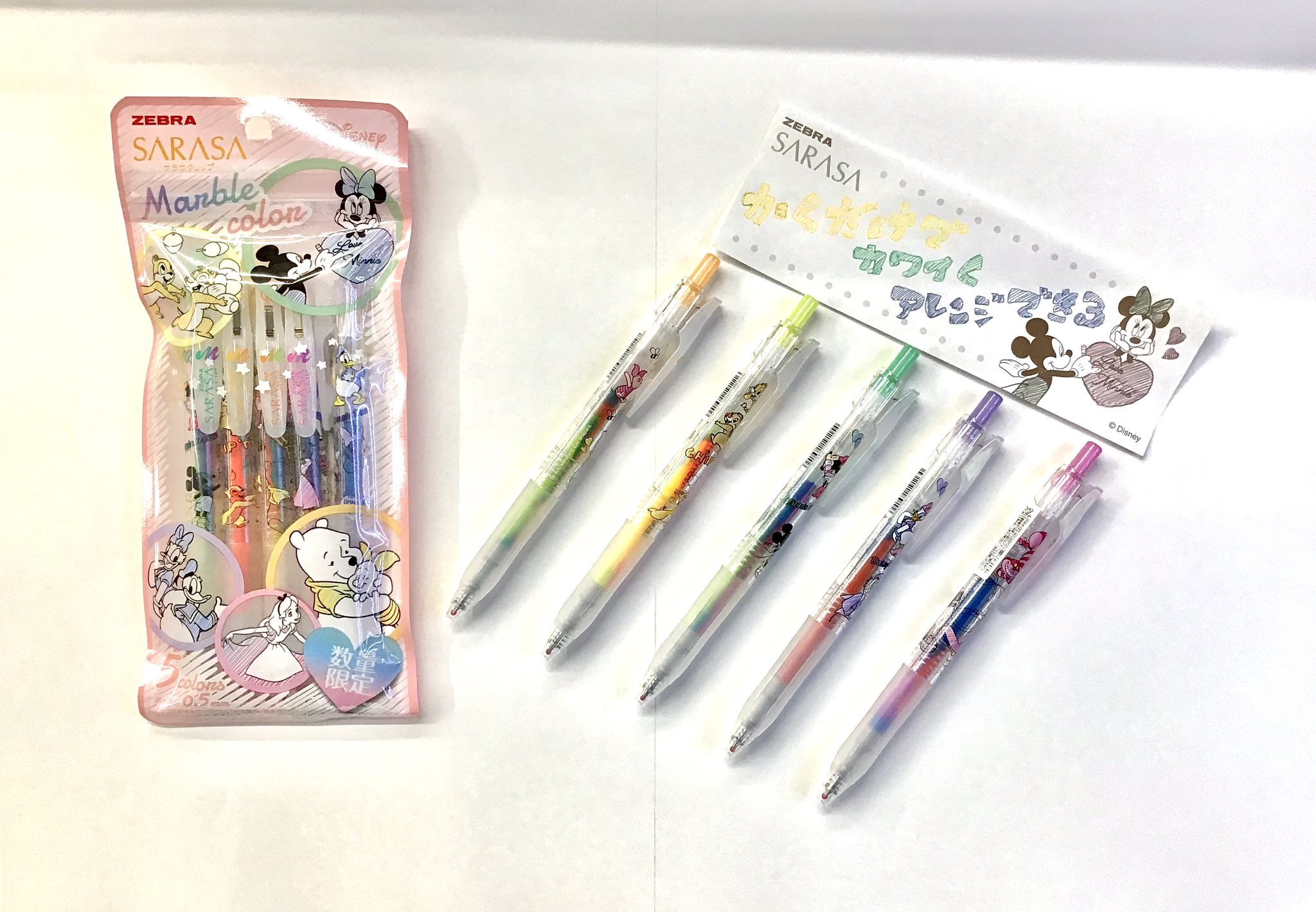 長堀堂 ゼブラさんのマーブルインクのサラサボールペンを紹介します 書いているだけなのに様々な色が出て とてもアレンジがしやすく日記など可愛くデコれます また ディズニーコラボでペン本体も可愛いですね ゼブラ サラサ マーブル