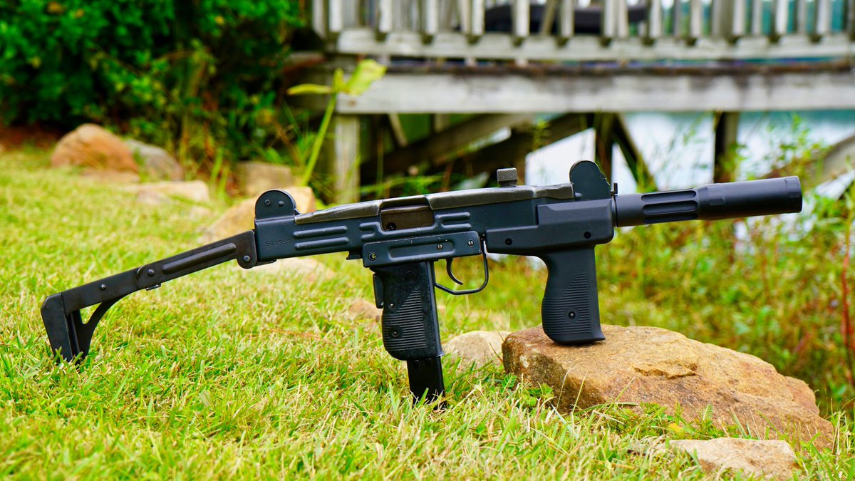 Mrgunsngear's tweet photo. My @IWIUS Uzi sub-machine gun wearing the @GemtechSilencer Lunar-9 in short configuration 👌🏽🤫
#silencer #iwi #israeligirl #uzi #gemtech #openbolt #mrgunsngear #lunar #9 #short #configuration #rock https://t.co/krkpzmOunR