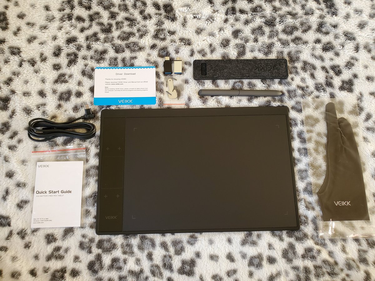 Samagram93's tweet image. Thank you all so much for 3000+ followers!! For that, I've decided to do a different kind of giveaway! I'm going to giving one lucky person a brand new Veikk A30 Pen Tablet!! All you have to do is:
⭐️Follow me!
⭐️Like and Retweet!
This will end Oct 2 @ 12pm MST!
Good Luck!! 😘