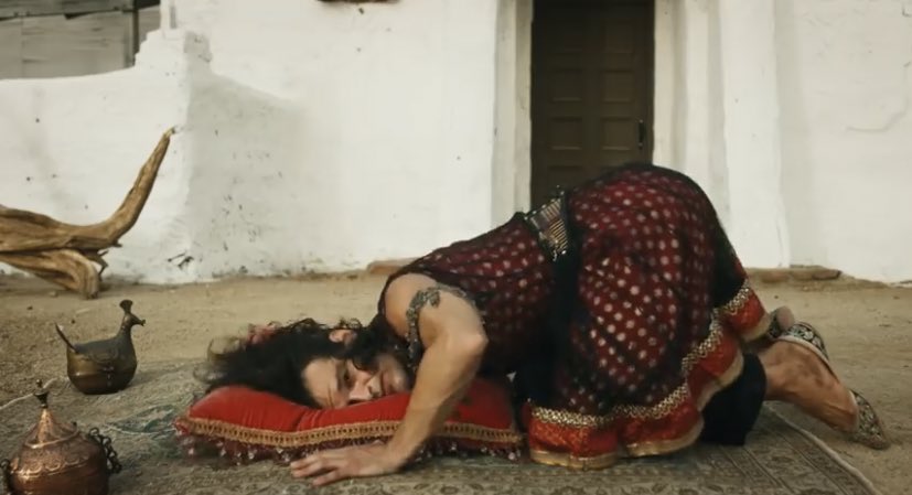 WeeklyTarot's tweet photo. BONUS:
I think this guy could represent the Hanged Man But since he is not hanging idk I’m not sure.
@ladygaga #ladygaga #911musicvideo #tarot https://t.co/fl6dbsLOWK
