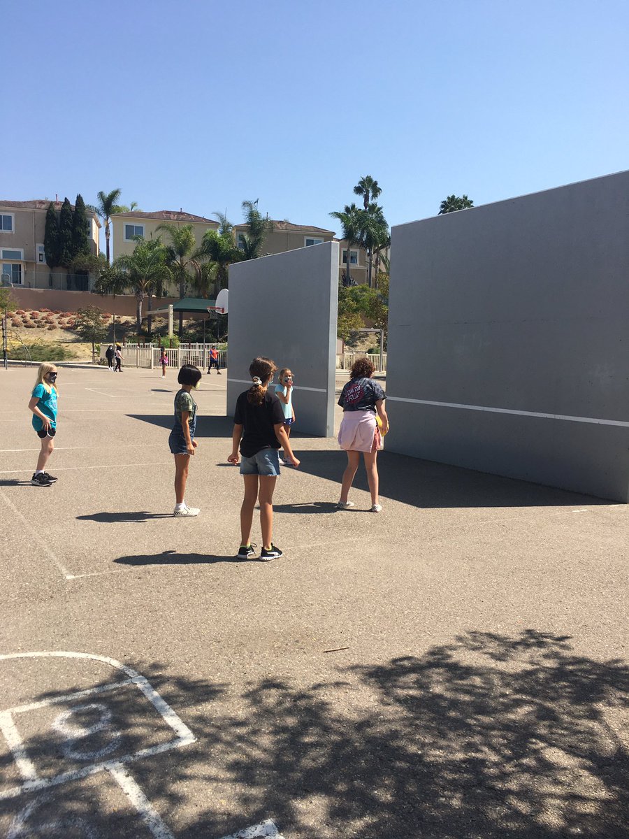 SolanaPacific's tweet image. Welcome Back, Cohort B! We missed you, Sandpipers! Another great “first day”! Thanks to our teachers, parents and kids for all the great work! #sbsdedu #sbsdsp