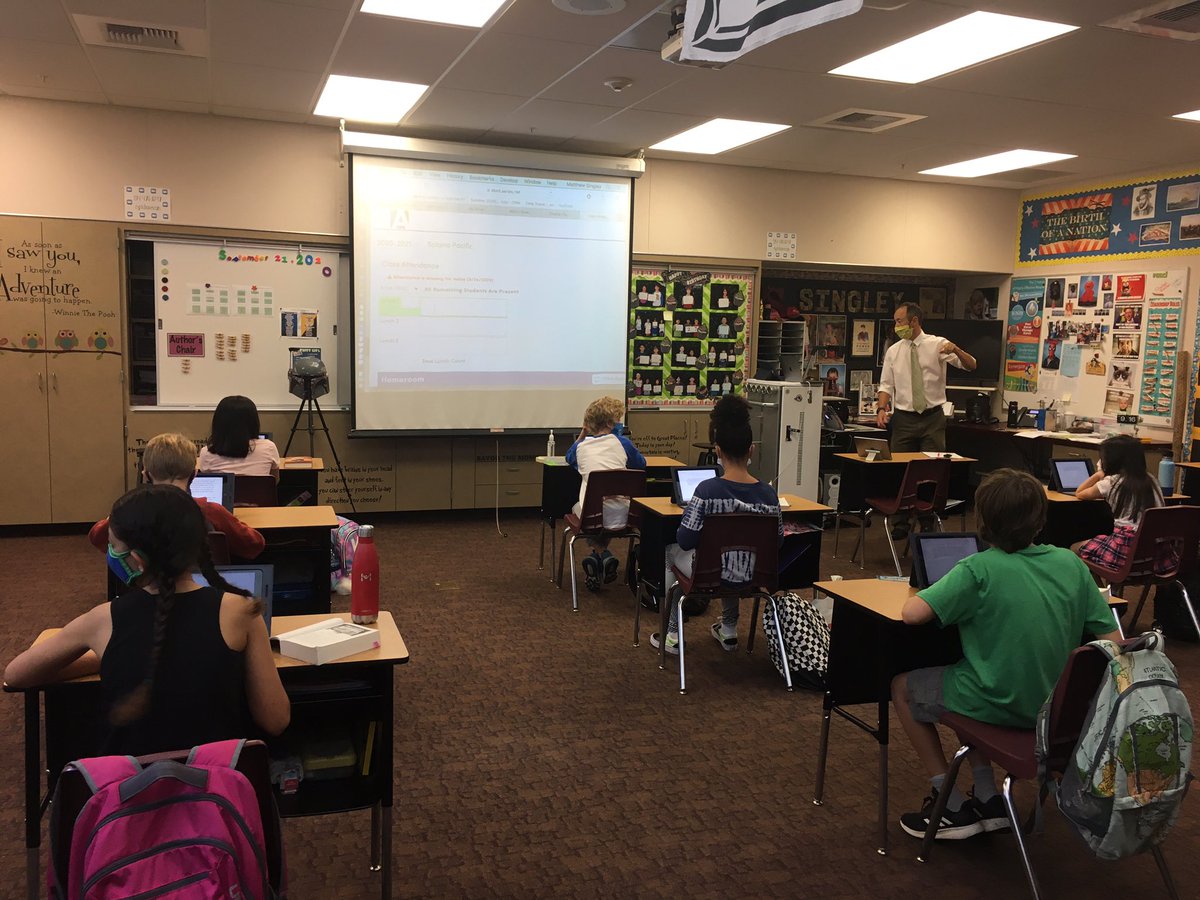 SolanaPacific's tweet image. Welcome Back, Cohort B! We missed you, Sandpipers! Another great “first day”! Thanks to our teachers, parents and kids for all the great work! #sbsdedu #sbsdsp