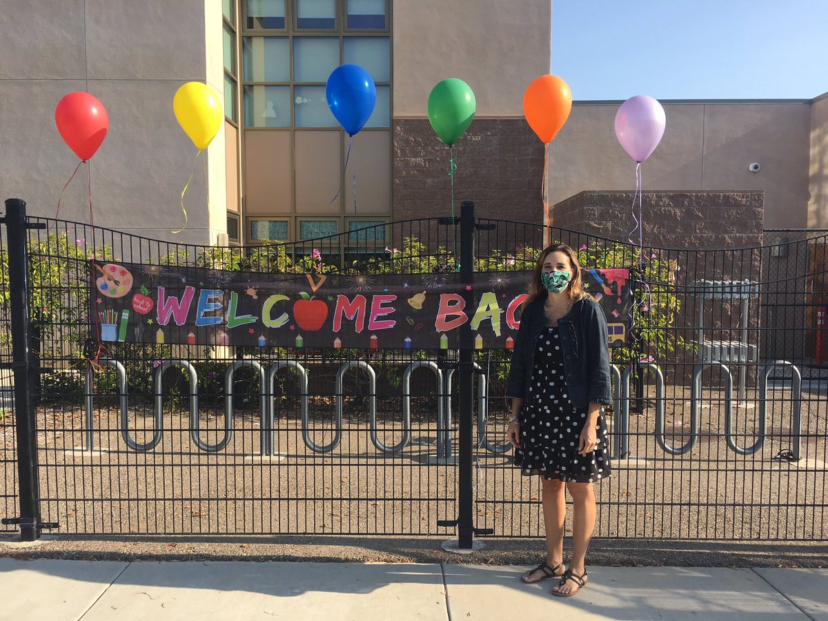 SolanaPacific's tweet image. Welcome Back, Cohort B! We missed you, Sandpipers! Another great “first day”! Thanks to our teachers, parents and kids for all the great work! #sbsdedu #sbsdsp