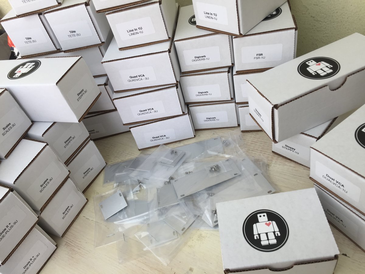 boutiquepedalny's tweet photo. Intellijel 1U 1U 1U 1U 1U 1U 1U モジュール
7UケースやPaletteケース専用の1U モジュールとか3Uモジュール再入荷!
https://t.co/VfviQWFQI2
#intellijel #1U #steppy #VCA #USB #digiverb #FSR #lineIN #blank #tetrapad #tete #quadvca #scales #dixie2 #ユーロラック #モジュラーシンセ https://t.co/TiB23D06pS