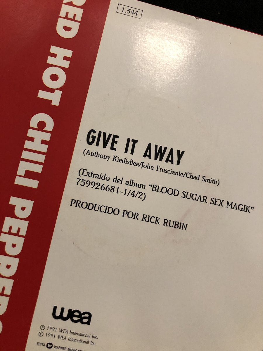 Singles 7'' de  #BloodSugarSexMagik Give It Away español, me encanta el detalle de la contraportada que junta los nombres de Anthony Kiedisflea