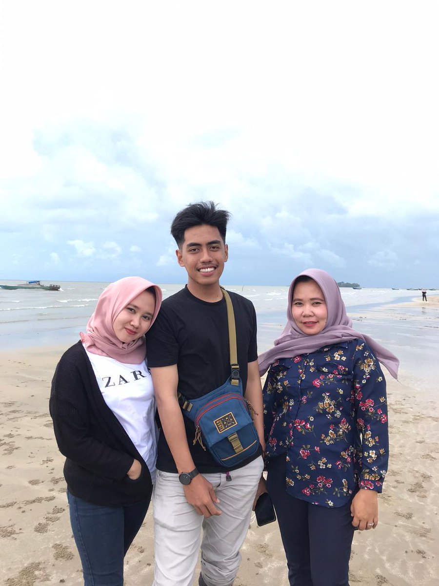 Perdana banget bisa main sama keluarga nya dan saudaranya,maap keun mukaku yg burik🤣