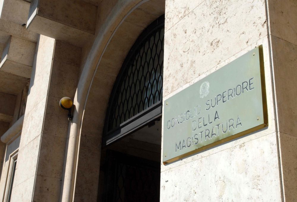 Concorso in magistratura, il Csm apre una pratica per presunte irregolarità https://t.co/Zsp0RXw4F2 https://t.co/RfBg9Tbd2W