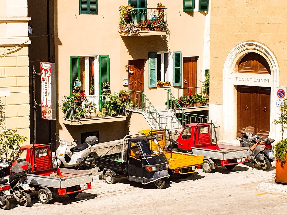 Only in Italy ❤

#pitigliano #italy #italia #italytravel #traveldestination #travelinspiration #travelmemories #travellingineurope #travel #iloveitaly #simpletravel #simpletraveller #simpletravellingpleasure #artoftravel #travelstoryteller #travelblogger