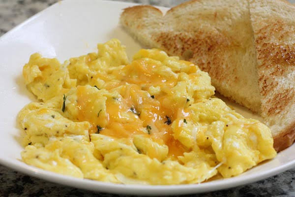 Deuce: scrambled eggs with cheese